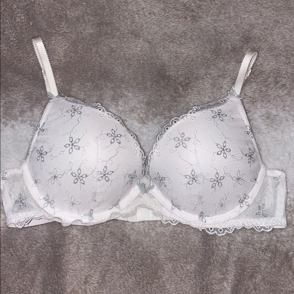 Victoria's Secret White Lace Floral Push-Up Bra